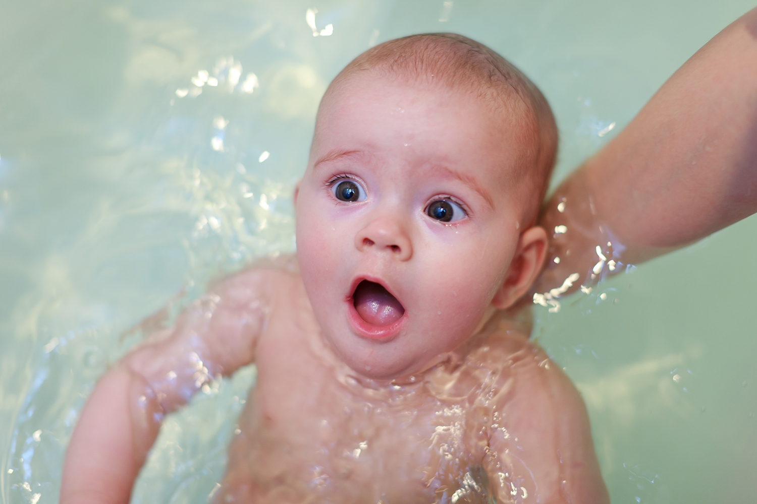 Советы бывалых родителей: в какой воде купать новорожденного?