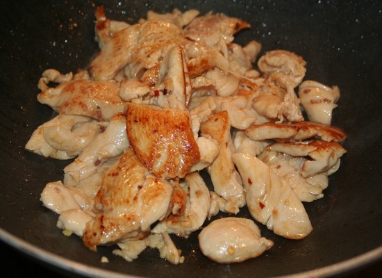 Куриное филе в сметанном соусе в духовке: мясо
