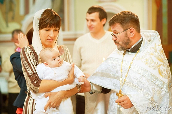 Считается, что выбором крестных родителей должен заниматься отец ребенка