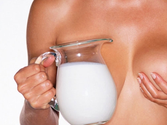 Сцеживать грудное молоко необходимо