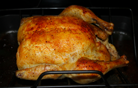 Сколько запекать целую курицу в духовке?