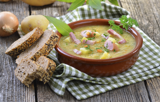 Сколько калорий в гороховом супе с копченостями и курицей?
