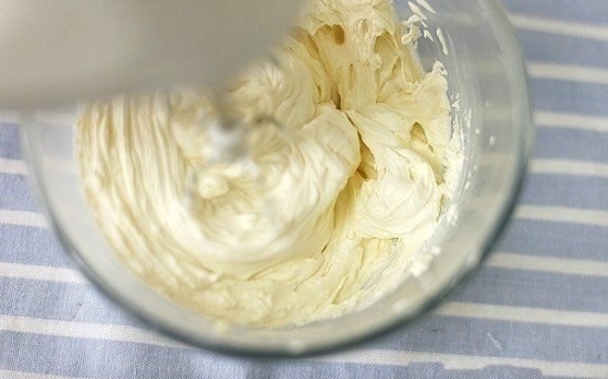 классический медовик с заварным кремом: приготовление крема