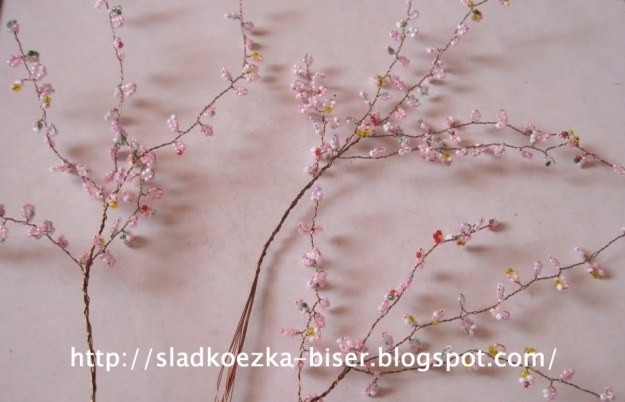 Плетение деревьев из бисера: цветущая яблоня