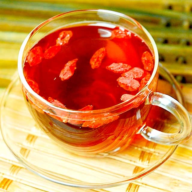 Чай с ягодами годжи