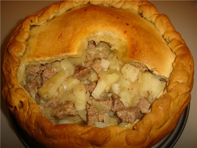 Национальное татарское блюдо с мясом