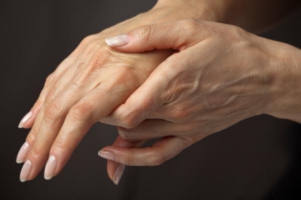 Отчего болят суставы пальцев рук?