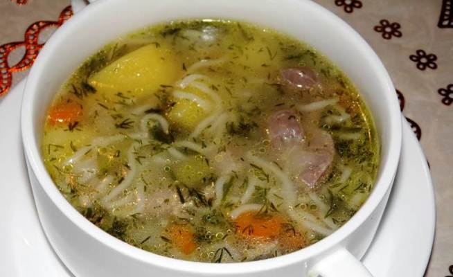 Вермишелевый суп с куриными желудочками