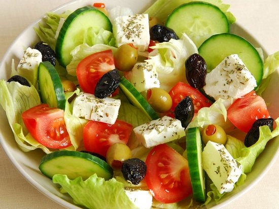 Салат греческий: рецепт классический с брынзой