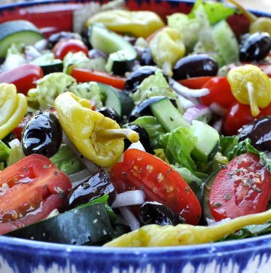 Рецепт греческого салата за 20 минут