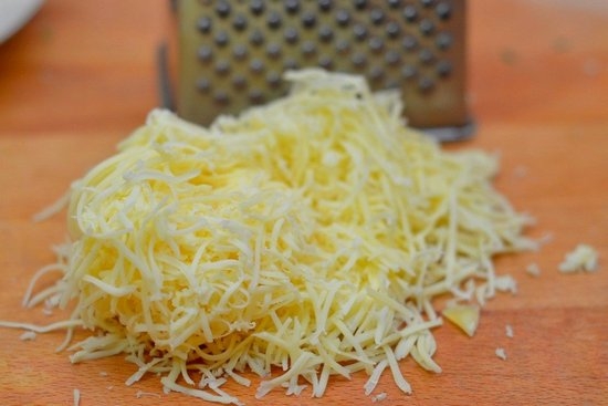 Тертый сыр для эскалопа