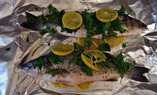 Рыба в духовке с лимоном