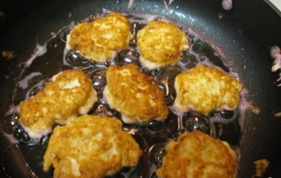 Рубленые котлеты из курицы с сыром: приготовление