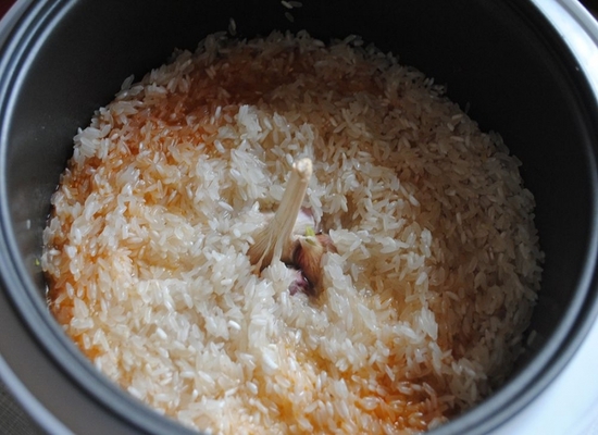 Плов с куриным филе в мультиварке: рис