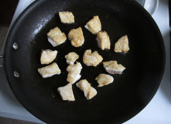 Курица в кисло-сладком соусе: мясо на сковороде