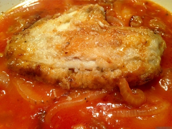 Как жарить камбалу в томатном соусе на сковороде?