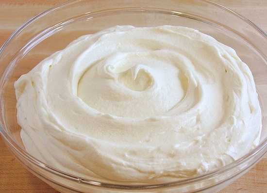 Классический рецепт творожного крема для бисквитного торта