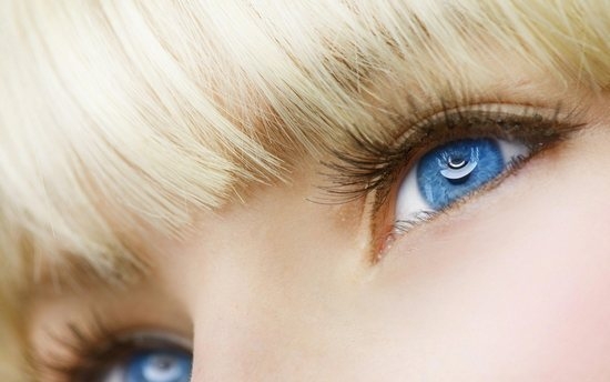 Цвет волос для глаз небесно-голубого цвета