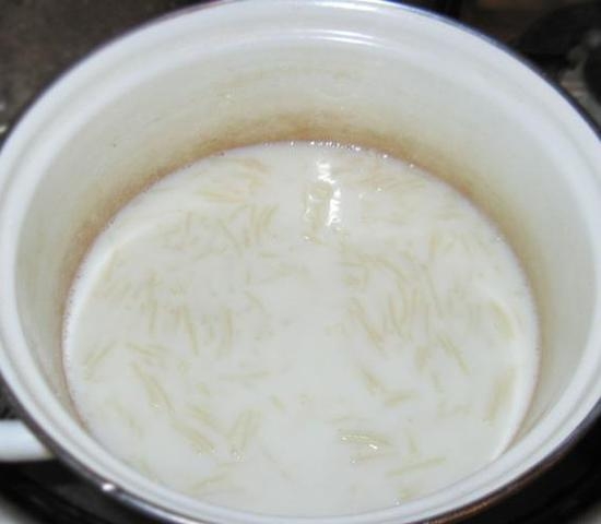 Простой рецепт молочного супа с вермишелью