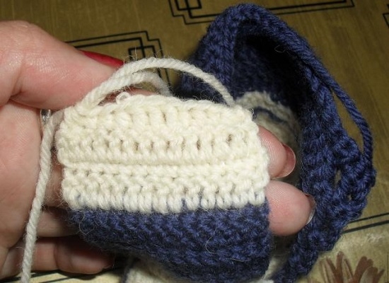 Пинетки-кеды для мальчика крючком: вязание