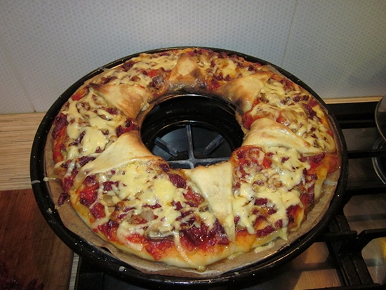 Сковорода гриль-газ настолько универсальна, что на ней можно приготовить даже пиццу