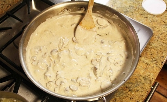 Рецепт бефстроганова из говядины со сметаной и грибами