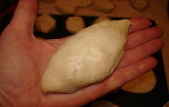 Пирожки с капустой в духовке: лепка