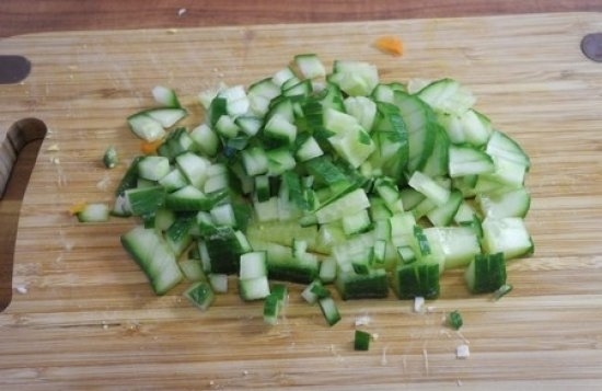 «Зимний» салат: рецепт классический со свежими огурцами