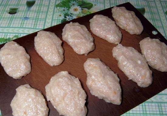 Сочные котлетки из индейки, запеченные в духовке