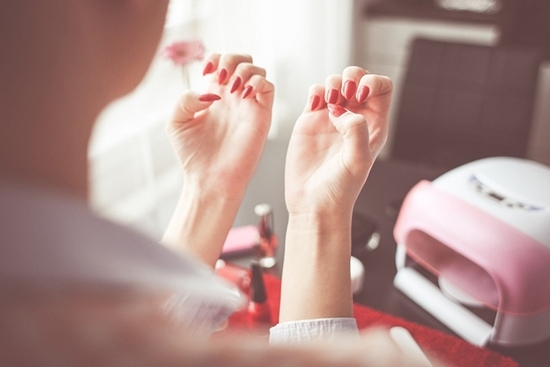 Как снять нарощенные акрилом ногти в домашних условиях?