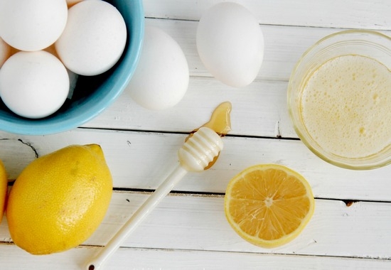 Кефирная маска с медом,лимоном и яйцом
