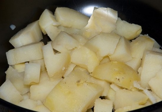 Отвариваем картофель в кожуре