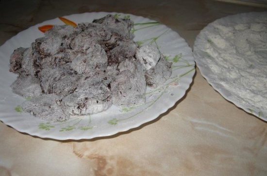 Печень говяжья в сметане с луком