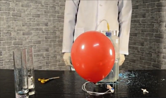 Как сделать летающий гелиевый шарик из медного купороса и соли