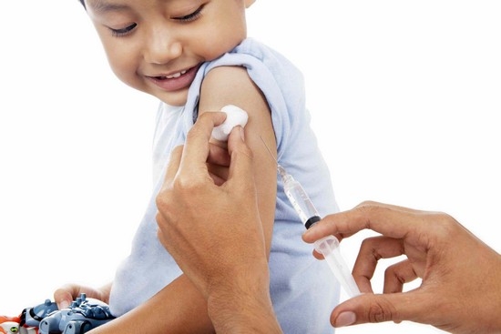 Для маленьких детей рекомендуется проведение вакцинаций