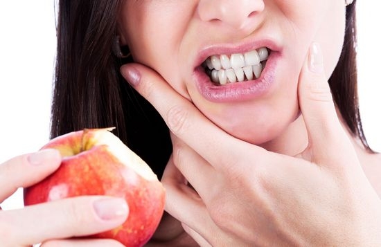 Причины, лежащих в основе чувствительности зубов к перепадам температуры