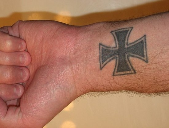 Крест тевтонского ордена тату