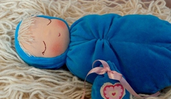 спящая вальдорфская кукла