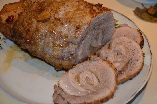 классический рецепт с фото рулета из свиной брюшины