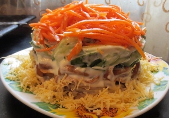 салат «Лисичка» с корейской морковкой слоями