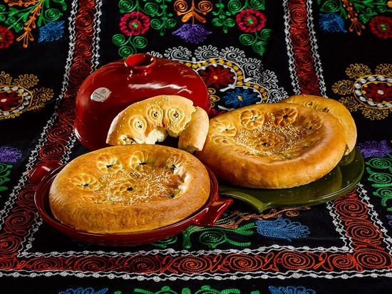 приготовление узбекских лепешек