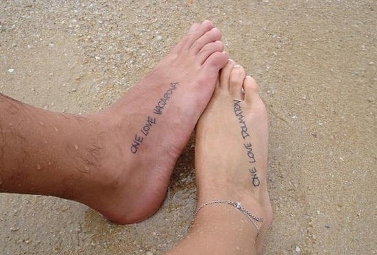 Парные татуировки на ногах