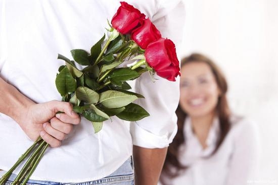 Как поздравить с Днем Влюбленных женщину