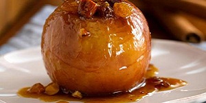 Печеные яблоки в духовке - ароматный и полезный десерт