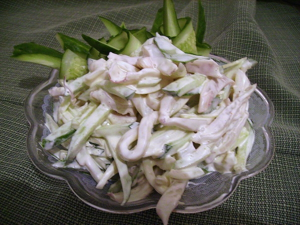 Нежный салат из кальмаров