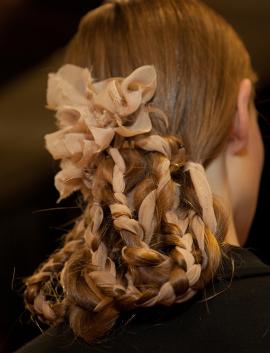 Плетение кос с лентами