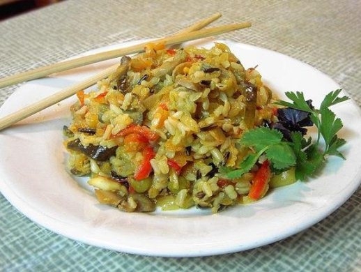 Рис с морепродуктами в качестве гарнира