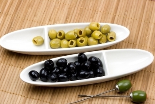 Маслины и оливки: как выбрать?