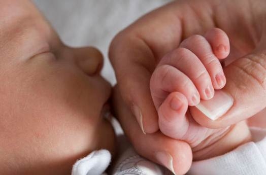 Основные правила ухода за новорожденной девочкой