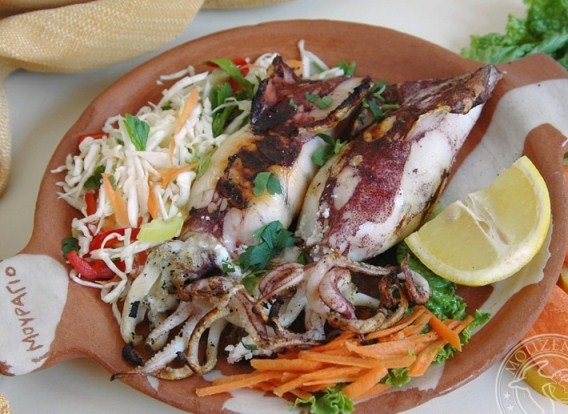 Греческая кухня: рыбный салат